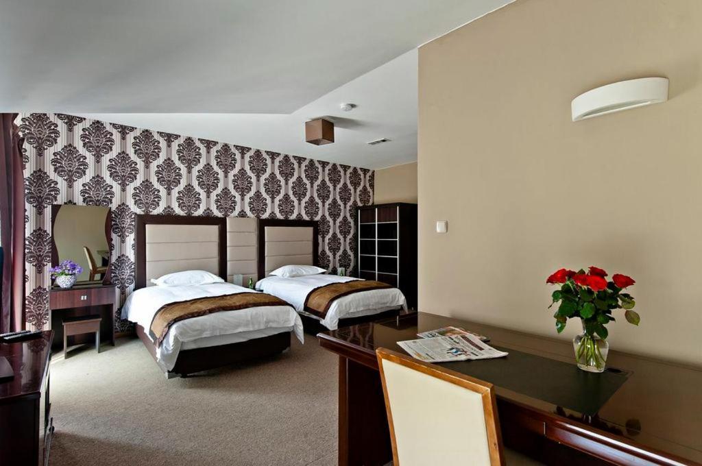 Hotel Borowina Konstancin-Jeziorna Rum bild
