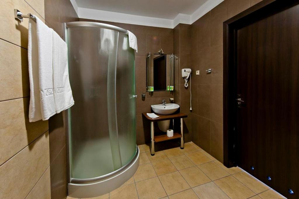 Hotel Borowina Konstancin-Jeziorna Exteriör bild